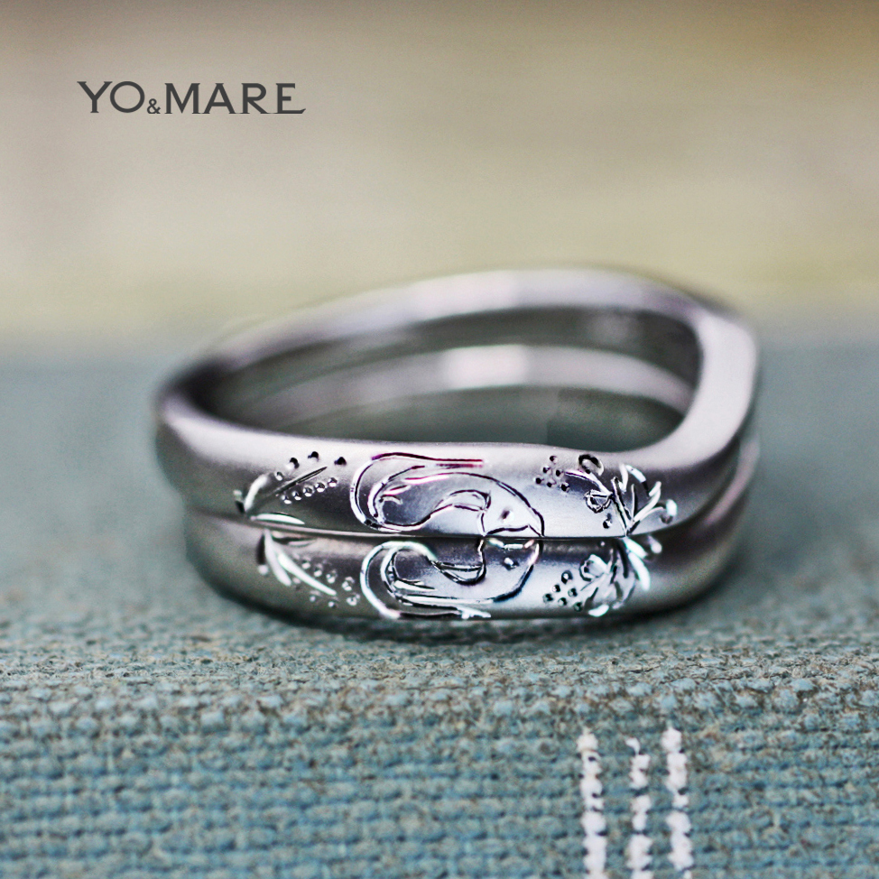 結婚指輪を重ねてキツネと稲穂の模様をつくった結婚指輪オーダー作品