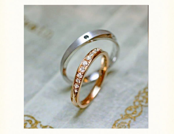 明るいピンクゴールドのエタニティマリッジ（結婚指輪）