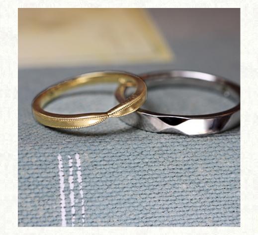 アンティークイエローのリボンと ホワイトリボンの結婚指輪　２　千葉・柏 ヨー＆マーレ