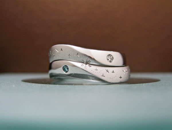 H様が千葉 柏でオーダーメイドした結婚指輪を2本重ねて天の川をつくったウェーブリング