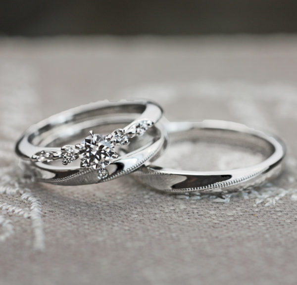 繊細なオルゴールの様な婚約指輪と結婚指輪のオーダーメイドセットリング