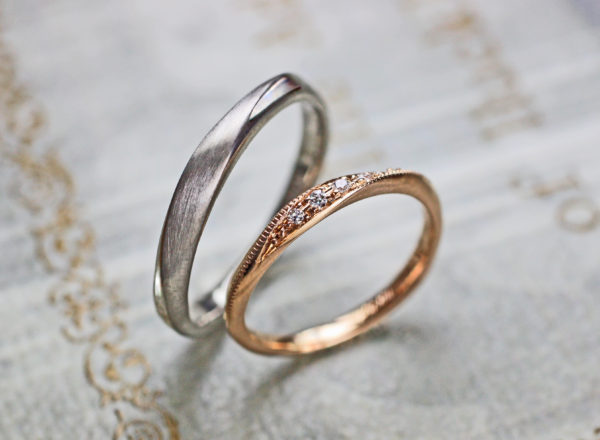 ピンクゴールドとグレーゴールドのオーダーメイドペア結婚指輪  