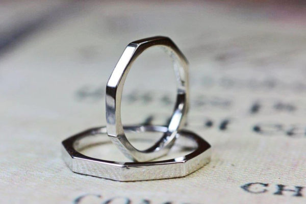 八角形の結婚指輪をプラチナでオーダーメイドしたオリジナルリング
