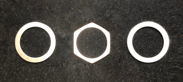 六角形のピンクゴールドがプラチナにサンドされたオーダー結婚指輪の製作過程　１