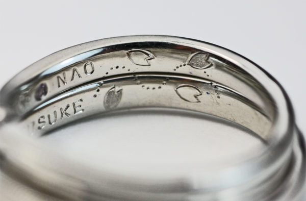 結婚指輪の内側に桜の花を二人で描いたオーダーリング