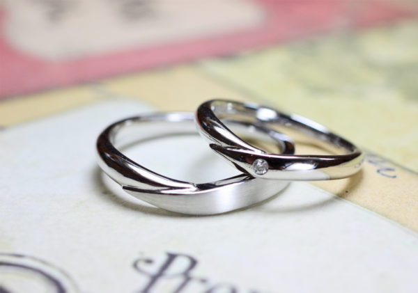 Vラインの結婚指輪をプラチナでオーダーメイド