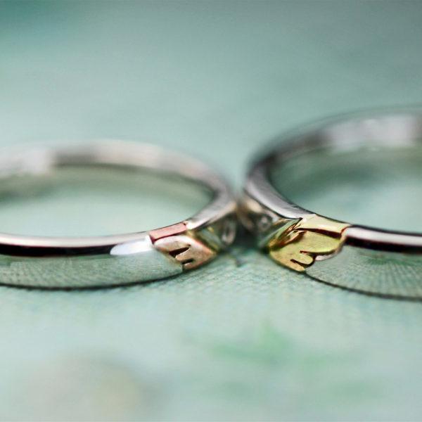 ピンク&イエローゴールドの羽を広げた天使のオーダーメイド結婚指輪