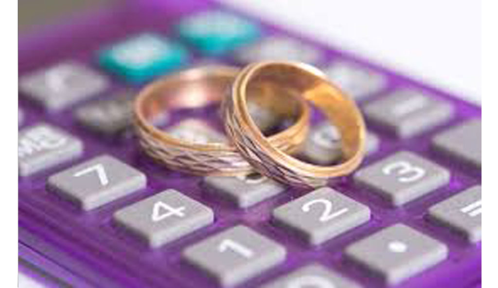 結婚指輪の価格はサイズと幅と金属で決まる