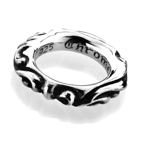 結婚指輪をクロムハーツ風のデザインでオーダーしたプラチナリング | 千葉 柏の結婚指輪・婚約指輪｜ヨーアンドマーレ