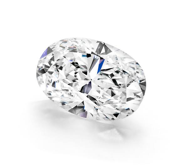 楕円形のオーバルカットダイヤモンド