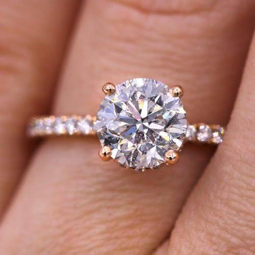 モアサナイトで婚約指輪をオーダーメイドする時に知るべき4つの利点