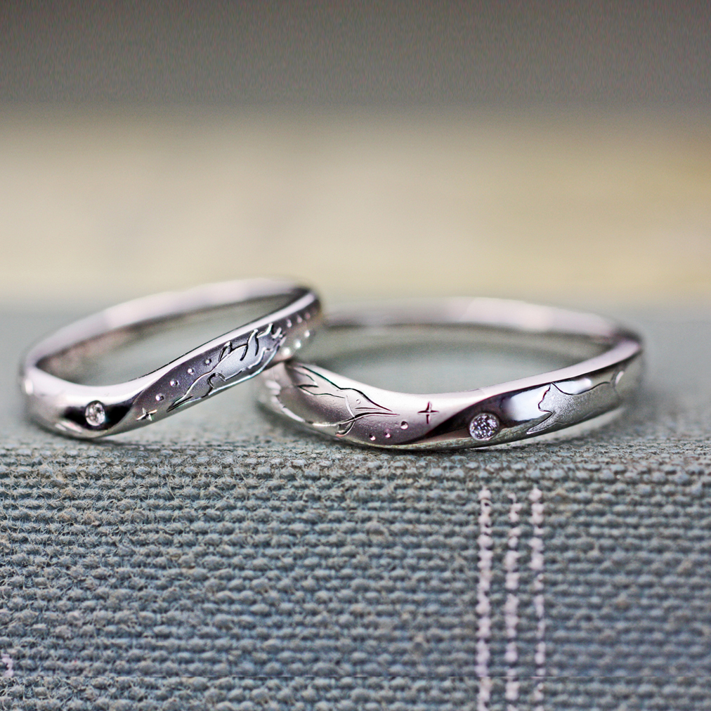 ネコとペンギンの模様が入った結婚指輪をオーダーメイドで作った作品
