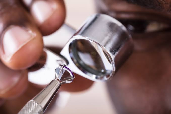 プロのバイヤーが教える婚約指輪のダイヤ購入に役立つ裏ワザー２