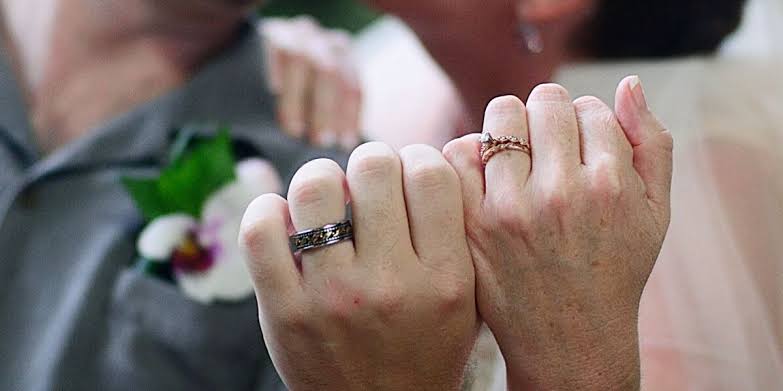結婚指輪を薬指に着ける理由は？ローマ時代と中国から伝わる理由2つ