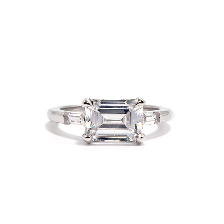 アデラ・バゲットダイヤの婚約指輪