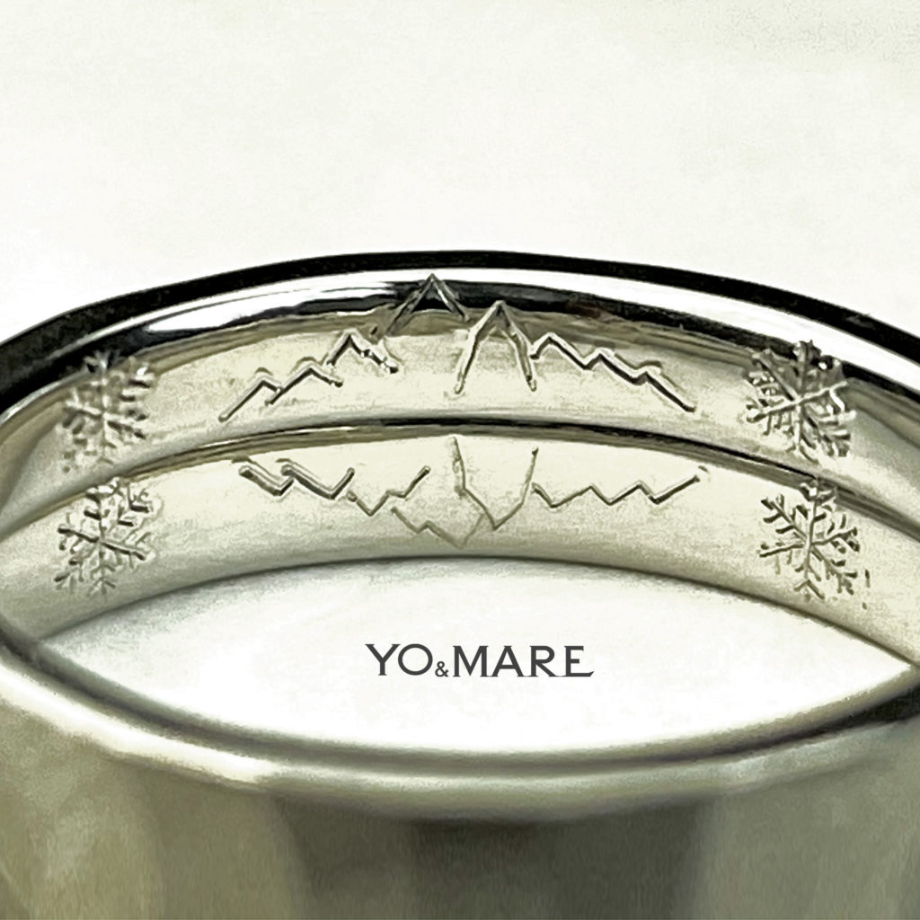 結婚指輪を重ねたリング内側に山の模様を描いたオーダーメイド作品 千葉 柏で結婚指輪をオーダーメイドするならヨーアンドマーレ 結婚指輪を重ねたリング内側に山の模様を描いたオーダーメイド作品 千葉 柏で結婚指輪をオーダーメイドするならヨーアンドマーレ