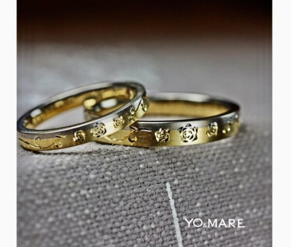 コンビカラーのゴールドリングにバラの模様を入れた結婚指輪オーダーメイド作品 ＞