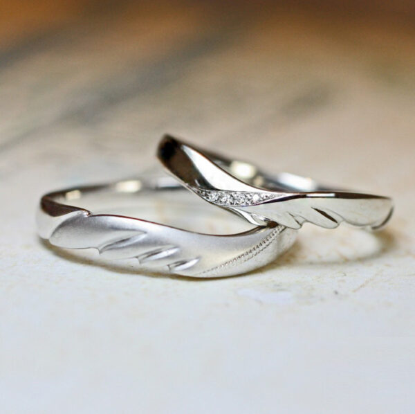 【天使の羽】をペアデザインしたオーダーメイドの結婚指輪作品