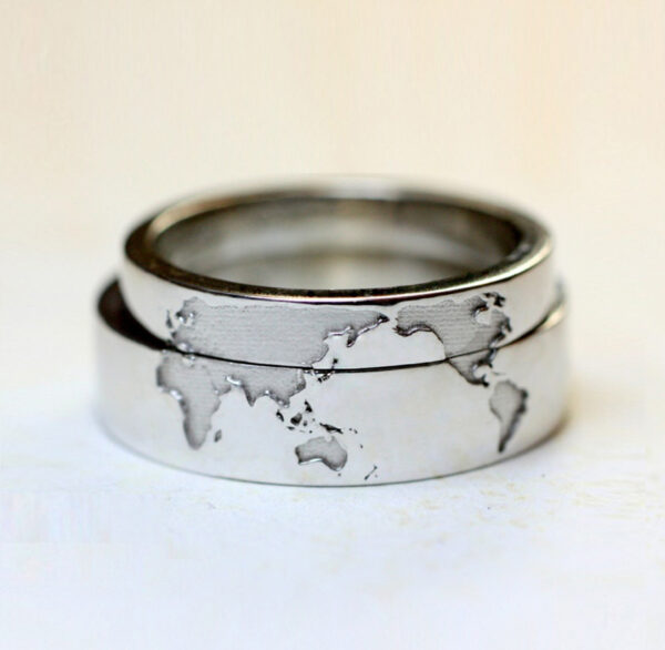 世界地図のデザインで結婚指輪をオーダーメイドする  