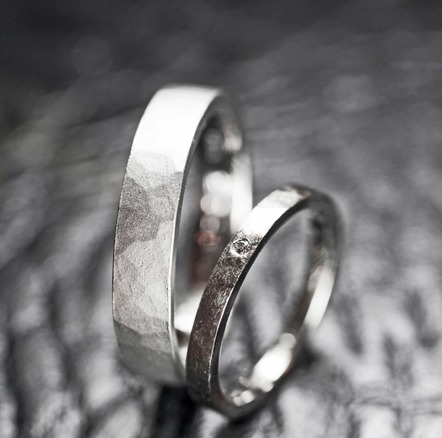 凍ったフローズンアイスの様な【ツチメデザイン】の結婚指輪作品