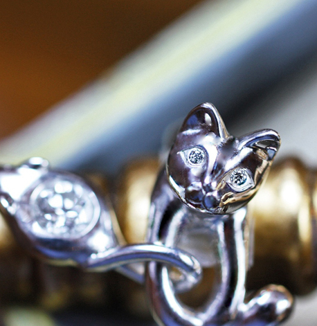 【ネコの瞳】にダイヤモンドが入ったプラチナの婚約指輪オーダー作品