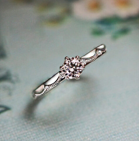 【アンティーク風】にミルグレインのドレープを入れた婚約指輪作品