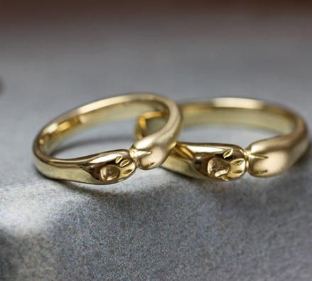 ねこの手のゴールド結婚指輪が完成しました