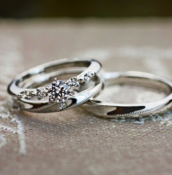 【オルゴールをデザイン】した繊細な婚約指輪と結婚指輪のオーダーセットリング