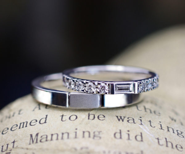 長方形と丸いダイヤをオシャレにセットした結婚指輪オーダー作品