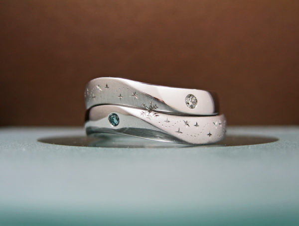  Ｈ様が千葉 柏でオーダーメイドした結婚指輪を２本重ねて天の川をつくったウェーブリング　