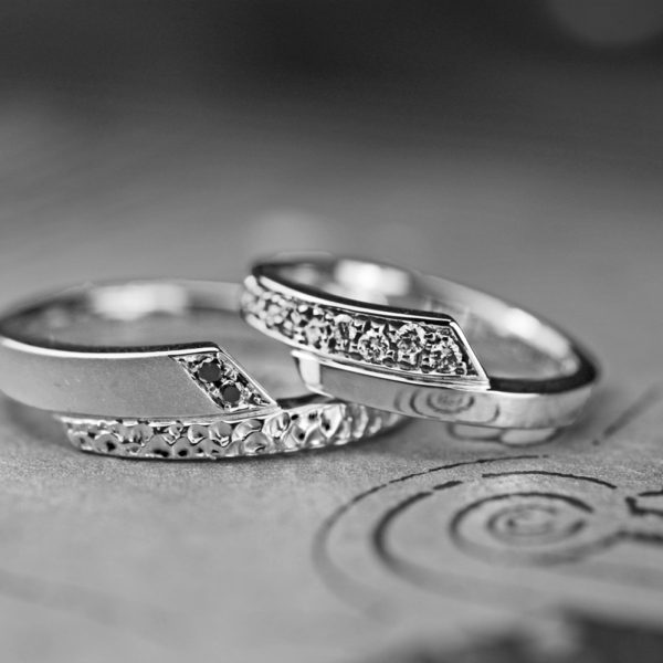 スネークリングを【個性的エタニティ】にした結婚指輪オーダー作品