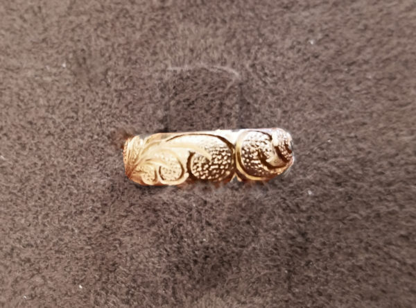 ゴールドのハワイアン柄・結婚指輪