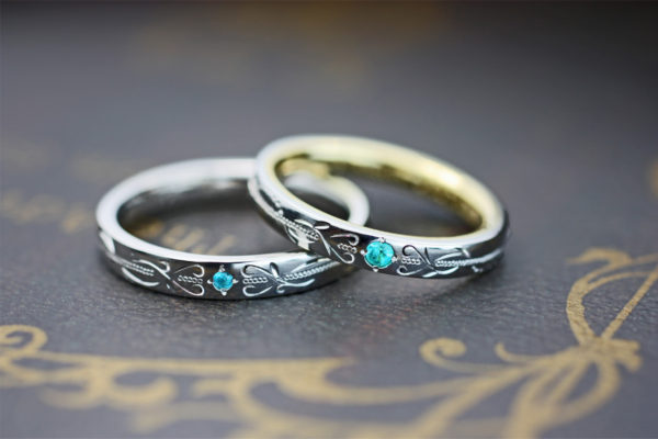 魅惑のブルー・パライバトルマリンを模様と共に入れたオーダー結婚指輪 2