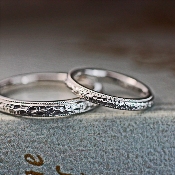 結婚指輪にクロコ風テクスチャーとミルグレインをオーダーメイド