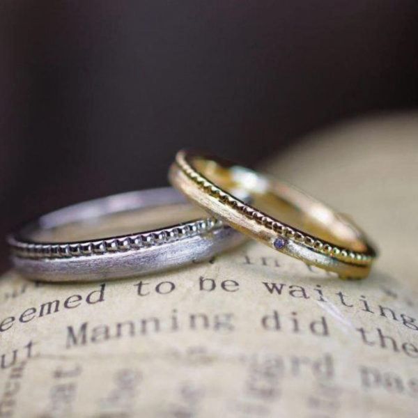 アンティークゴールドの細い結婚指輪をセットリングにオーダーメイド