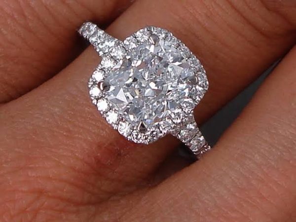 2.人工ダイヤを使って婚約指輪をオーダーメイド