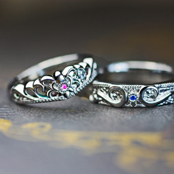 ピンク＆ブルーサファイアをクラウンにデザインしたオーダー結婚指輪
