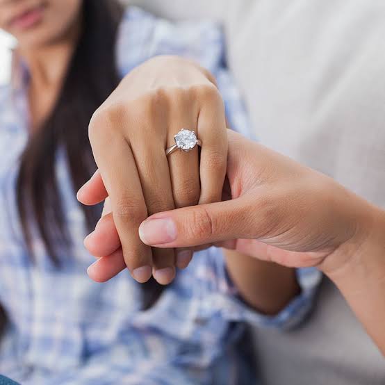 ダイヤの婚約指輪は日本の経済状況を映す鏡！その3つの理由
