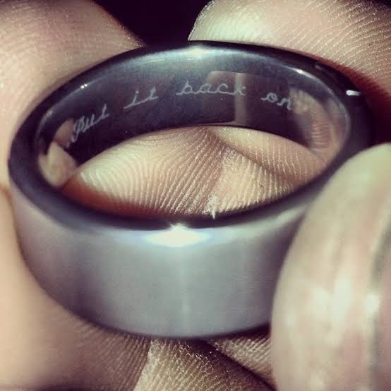 結婚指輪の内側にオリジナルのメッセージをオーダーする3つの方法