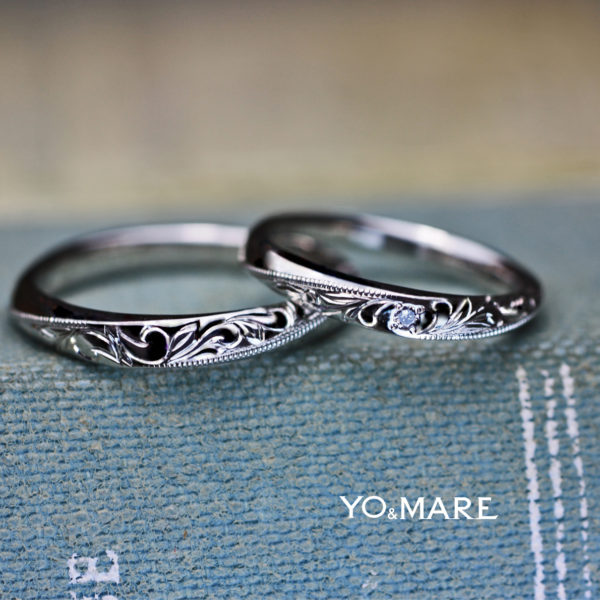 ハワイアン柄とブルーダイヤを細い結婚指輪に入れたオーダー作品 | YO＆MARE - ヨーアンドマーレ柏｜結婚指輪オーダー専門店