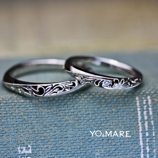 【結婚指輪にハワイアン柄】とブルーダイヤをデザインしたオーダーメイド作品