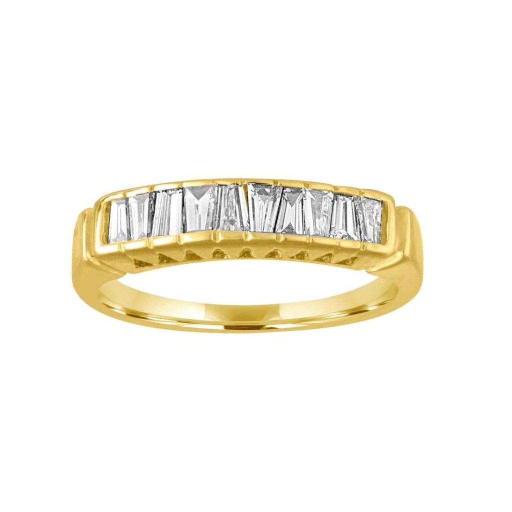 1STDIBS・0.70ctのテーパーバゲットダイヤが留まったゴールド結婚指輪
