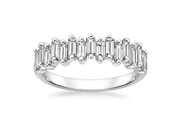 四角いバゲットダイヤの婚約指輪をデザインする際参考にすべき15選！