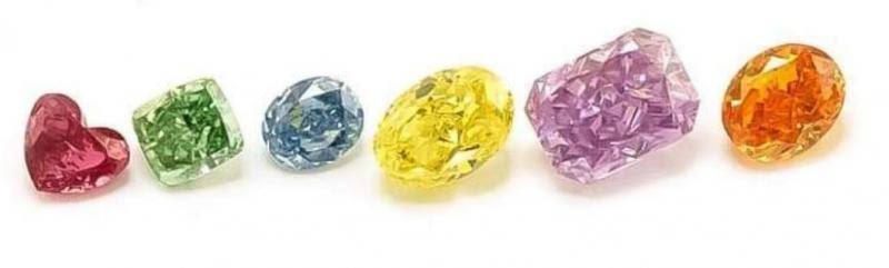 プラチナに留められねであれば、白いダイヤ ではなく、ブルーやピンクのようなカラーダ イヤでも良いのではないでしょうか。  