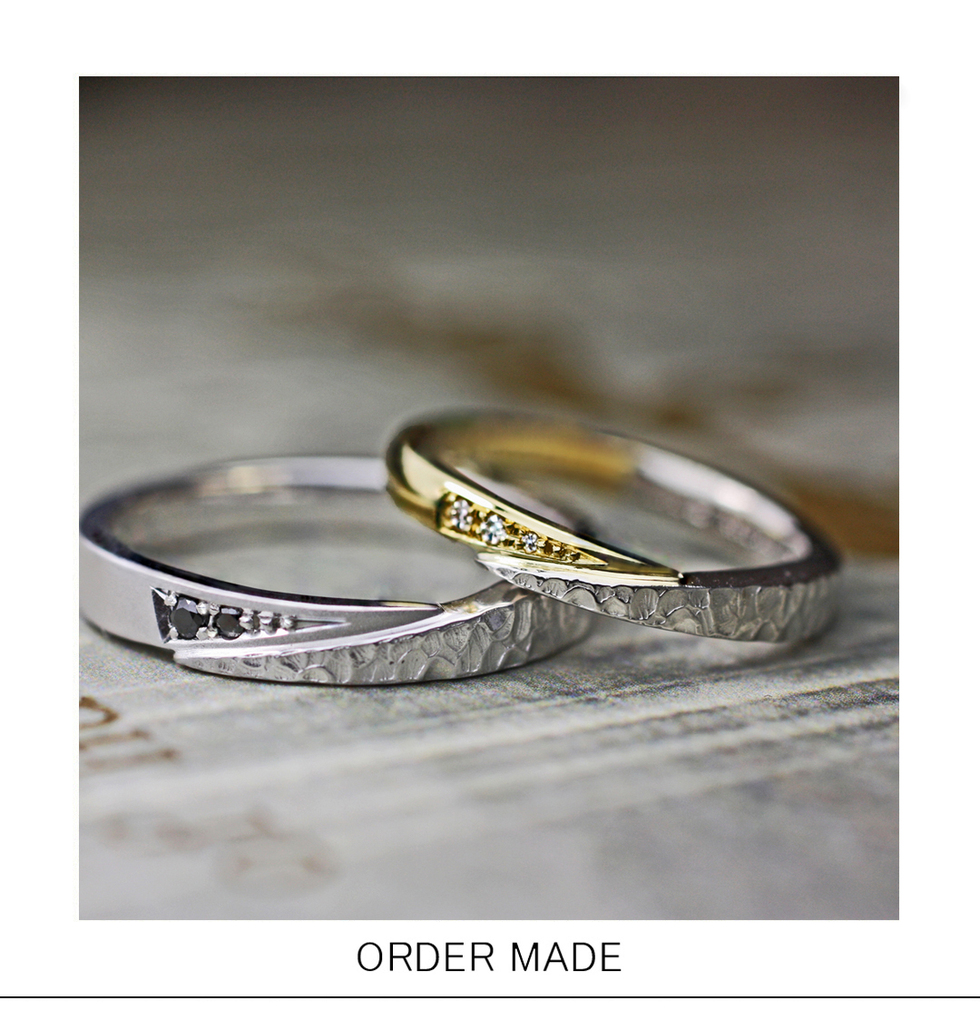  スネークデザインでオーダーメイドした ゴールド＆テクスチャーの結婚指輪