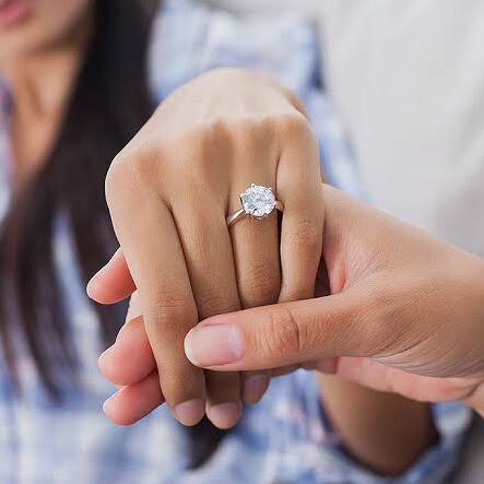 宝石鑑定士が伝授！大きなダイヤモンドの婚約指輪を抑えた価格で依頼する10の裏ワザ