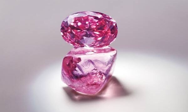 【宝石鑑定士が伝授】ピンクダイヤの結婚指輪賢い購入方法4選！ 