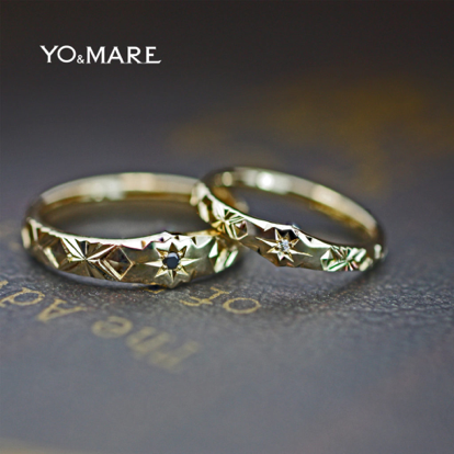 ゴールドのビンテージな結婚指輪にピラミデ柄を合わせたオーダー作品