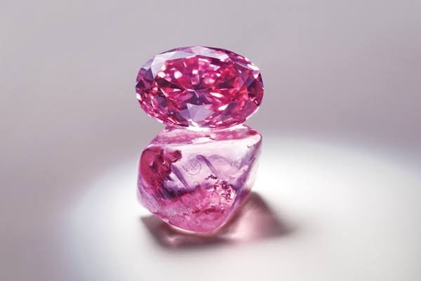 【ピンクダイヤの結婚指輪】理想の購入方法4つを【鑑定士が伝授！】
