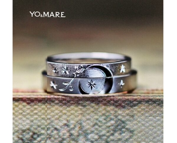 月とバラと星の手彫り模様を2本重ねてつくった結婚指輪 オーダー作品